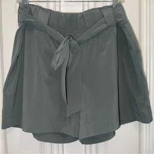NWOT - Athleta Destination Shorts Green
